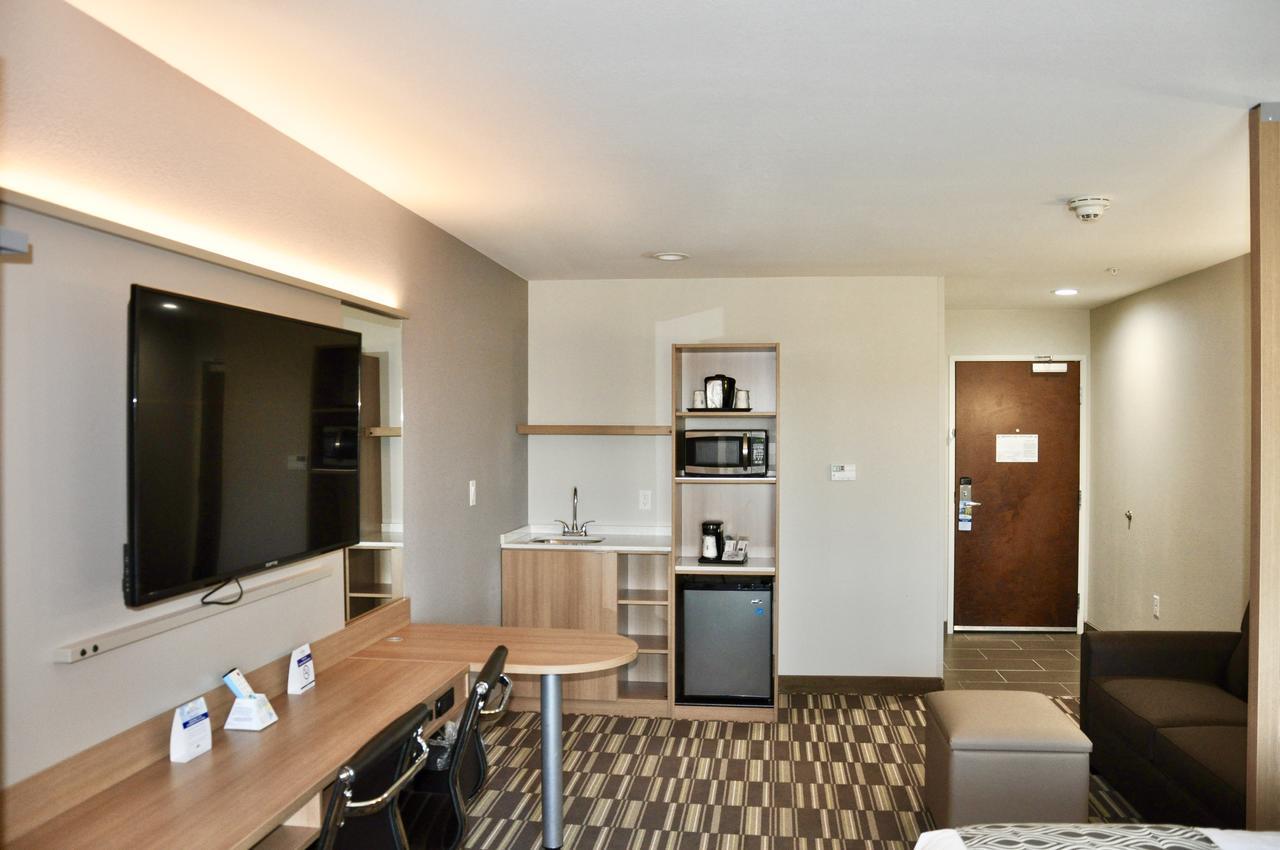 Microtel Inn & Suites By Wyndham Lubbock Exterior foto